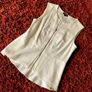 Chic and sophisticated peplum top!